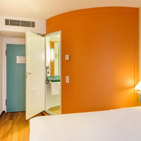 Ibis Berlin Dreilinden ホテル 2*