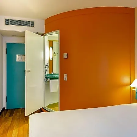 Ibis Berlin Dreilinden Hotel 2*