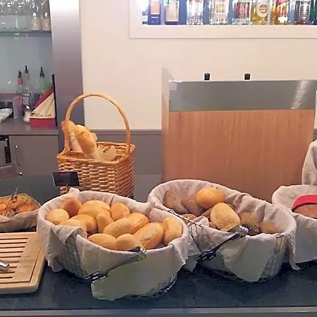 Отель Ibis Berlin Dreilinden