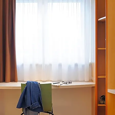 Отель Ibis Berlin Dreilinden 2*