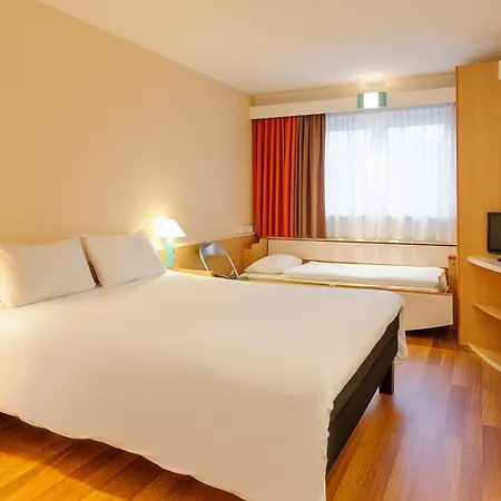 ホテル Ibis Berlin Dreilinden クラインマハノー