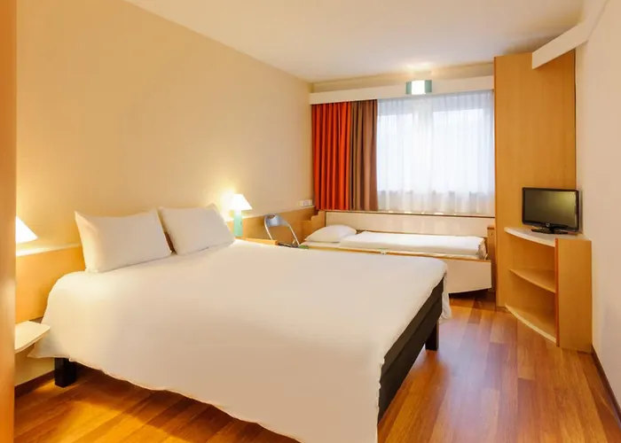 Ibis Berlin Dreilinden Hotel 2*